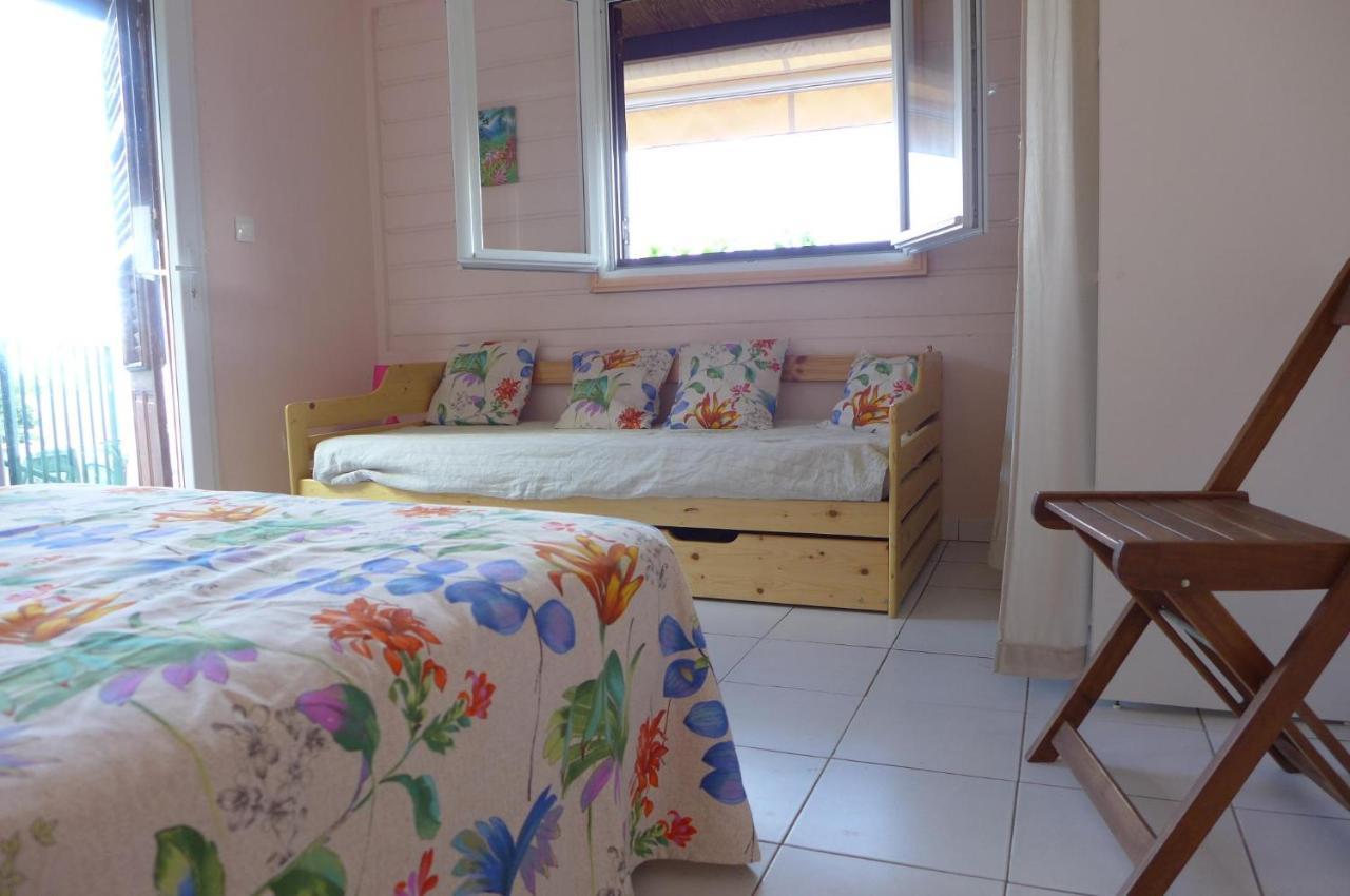 Rose Phoenix Rez-De-Jardin Piscine Et Vue Mer Les Anses-d'Arlet Exterior foto